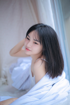 密桃臀美女图片
